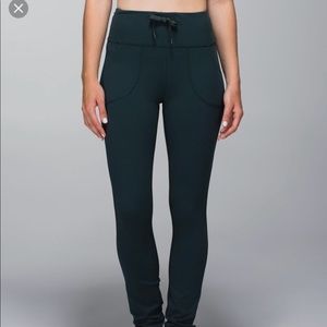 Fuel green skinny wills pant lululemon sz 6